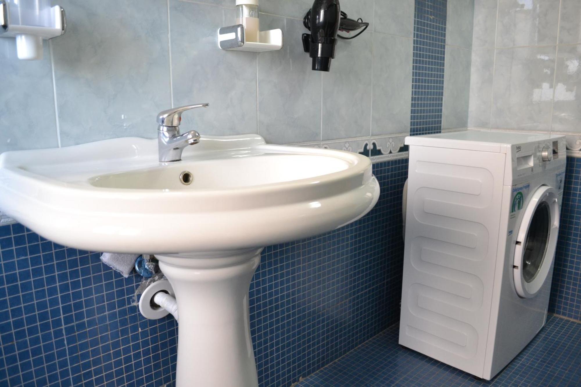 Central 5 Bedrooms Apartment Partial Seaview Vlorë Екстериор снимка